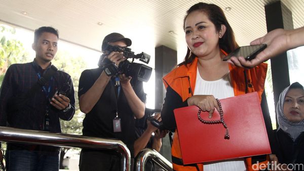 Dessy A Edwin Jalani Pemeriksaan Lanjutan