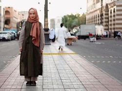 Bukan untuk Gaya, Ini Alasan Andien Tetap Perhatikan Penampilan Saat Umrah