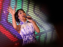 Komunikasi Jadi Kunci Keharmonisan Rumah Tangga Krisdayanti