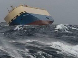 Kapal Kargo Oleng Terancam Hantam Pesisir Prancis