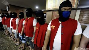 Polda Metro Tangkap 10 Pelaku Penipuan Online