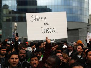 Tarif Dipangkas, Sopir Uber Demo