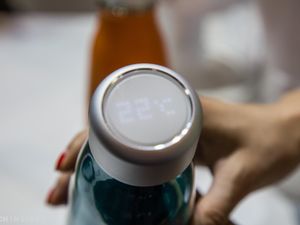 4 Cara Cuci Botol Minum yang Disarankan Supaya Enggak Penuh Bakteri 4 Cara Cuci Botol Minum yang Disarankan Supaya Enggak Penuh Bakteri