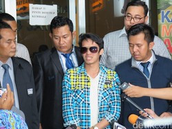 Tentang Hater Deddy Corbuzier dan Brondong untuk Indra Bekti