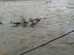 Mayat Perempuan Tanpa Identitas Ditemukan di Sungai Citeureup