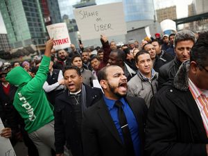 Ratusan Sopir Geruduk Markas Uber