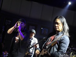 Giliran Musikimia Bicara Soal Cinta di Bertahan Untukmu