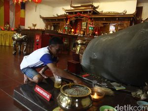 Persiapan Imlek di Vihara Tertua di Bogor