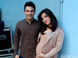 Selain Gugat Cerai Jonathan Frizzy, Dhena Devanka Juga Inginkan Hak Asuh Anak Selain Gugat Cerai Jonathan Frizzy, Dhena Devanka Juga Inginkan Hak Asuh Anak