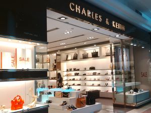 Wagelaseh! Ada Cherlss & Keich, Jiplakan Charles & Keith Populer di China