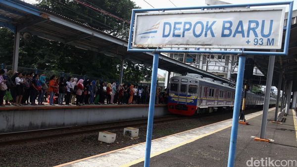 Gangguan Sinyal, Penumpang Kereta Menumpuk