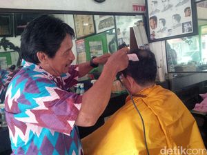 Kenangan Darman tentang Sri Paku Alam IX dan Rambut di Dalam Amplop Kenangan Darman tentang Sri Paku Alam IX dan Rambut di Dalam Amplop
