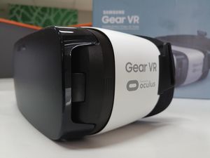 Unboxing Samsung Gear VR