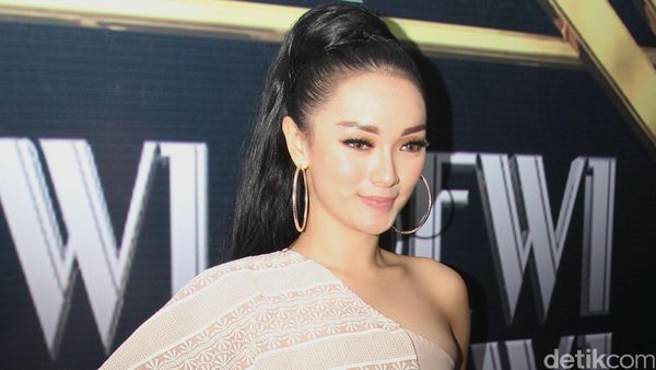 Zaskia Gotik, Kapan Nikah?