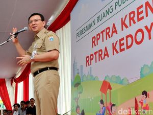 Ahok Resmikan RPTRA Pinggir Rel
