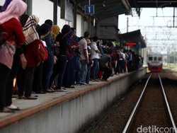 PT KCJ: Stasiun Manggarai Padat tapi Semua Perjalanan Tetap Normal
