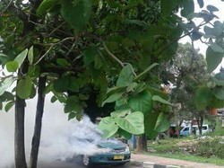 Ada Taksi Terbakar, Lalin Duren Sawit-Buaran Macet