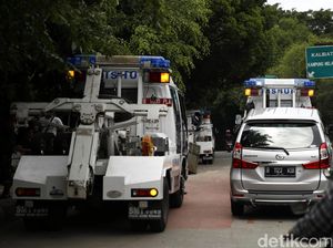 Gelar Razia di Pancoran, Dishub Jaksel Derek Belasan Kendaraan