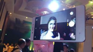 Oppo Rilis Ponsel Penggila Selfie
