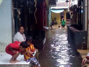 Banjir di Kampung Pulo Tak Separah Dulu, Warga pun Enggan Mengungsi