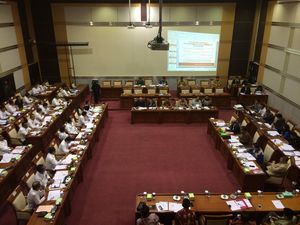 Disindir Ahok, Anggota DPR: Kami ke Alexis Ramai-ramai