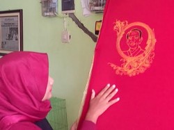 Batik Karakter Jokowi Sambut Imlek
