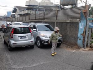 Urip Berharap Gubernur Rano Karno Bantu Pengobatannya Urip Berharap Gubernur Rano Karno Bantu Pengobatannya