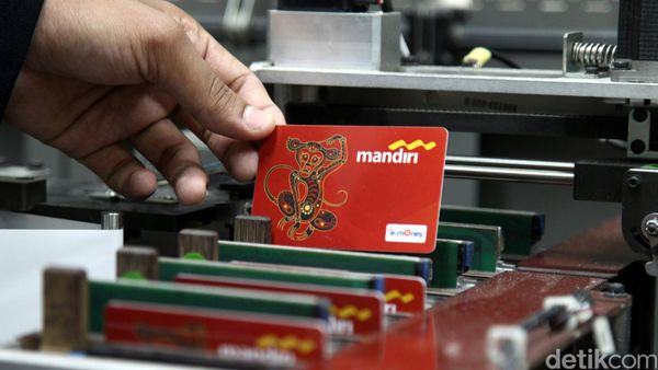 Melihat Produksi e-Money Edisi Imlek