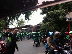 Lady GrabBike dan Opang yang Picu Ribut di Cawang Dibawa ke Polsek Tebet