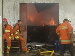 Kebakaran Pabrik Benang di Ciputat, Tak Ada Korban Jiwa