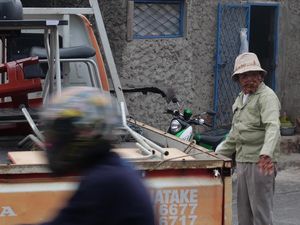 Sekujur Tubuh Tertutup Benjolan, Urip: Saya Makan, Bernafas, Penglihatan Normal