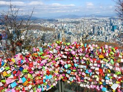 Abadikan Cintamu di Namsan Seoul Tower