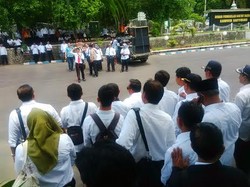Kades se-Banyuwangi Geruduk DPRD Keluhkan Alokasi Dana Desa