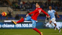 Kendati demikian, Lazio lengah di lini belakang. Dua gol Napoli di babak pertama memperlihatkan bahwa ruang-ruang di lini belakang Lazio dengan mudah bisa diterobos. Tony Gentile/Reuters/detikcom.