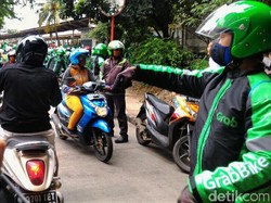 Alamak, Puluhan Ribu Driver GrabBike Terancam Nganggur