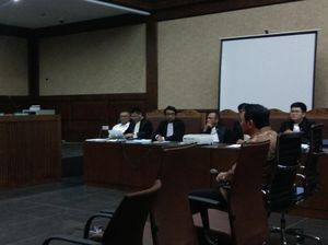 Ahok Mengaku Baru Kali Ini Bertemu Langsung dengan Alex Usman