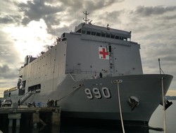 Bawa 51 Dokter Spesialis, KRI dr Soeharso Lanjutkan Misi ke Pulau Terdepan