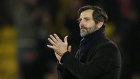 Quique Sanchez Flores sebenarnya baru menukangi Watford pada 6 September lalu, usai ditunjuk menggantikan Javi Garcia. Tapi penampilan Watford ternyata tak juga membaik. Cuma satu kemenangan didapat dari lima pertandingan, sisanya adalah dua hasil imbang dan dua kekalahan. Termasuk digasak Manchester City 0-8. (Reuters / John Sibley)
