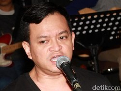 Semua Musisi Pasti Menciptakan Lagu tentang Cinta