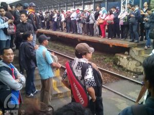 Masih Soal Penumpukan Penumpang di Stasiun, ini di Bojonggede dan Gondangdia