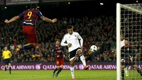 Barcelona membombardir Valencia 7 gol tanpa balas. Gol-gol Barcelona dicetak Luis Suarez dan Lionel Messi. Albert Gea/Reuters/detikcom.