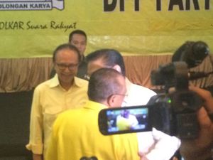Gelak Tawa Kubu Ical dan Agung di Rapat Perdana Usai Setahun Konflik