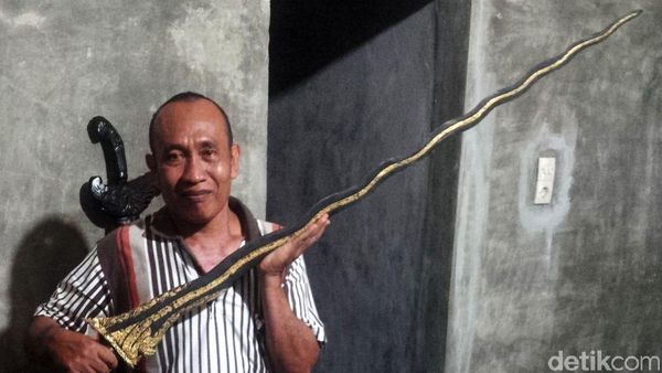 Warga Binjai Temukan Keris Raksasa dan Jenglot