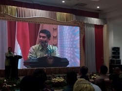 Dijemput Keluarga, Guru Honorer Peneror MenPANRB Akhirnya Bebas