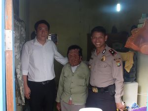 Diberi Santunan Rp 7,5 Juta, Urip Senang Masih Ada yang Peduli Diberi Santunan Rp 7,5 Juta, Urip Senang Masih Ada yang Peduli