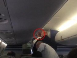 Mabuk & Buat Onar, Penumpang Pesawat di AS Ditahan FBI