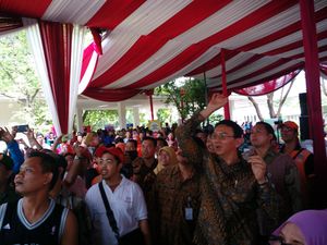 Resmikan RPTRA Borobudur, Ahok Akrab dengan Ratusan Warga