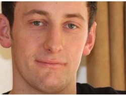 Pria Inggris Meninggal karena Menelan Satu Burger Sekaligus