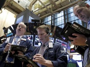 Wall Street Dibayangi Aksi Jual Usai Serangan AS ke Iran Wall Street Dibayangi Aksi Jual Usai Serangan AS ke Iran
