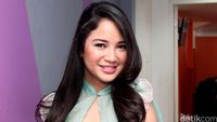 Manisnya Chacha Frederica dengan Warna Pastel